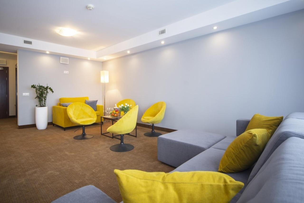 Hotel Dal Kielce Eksteriør billede