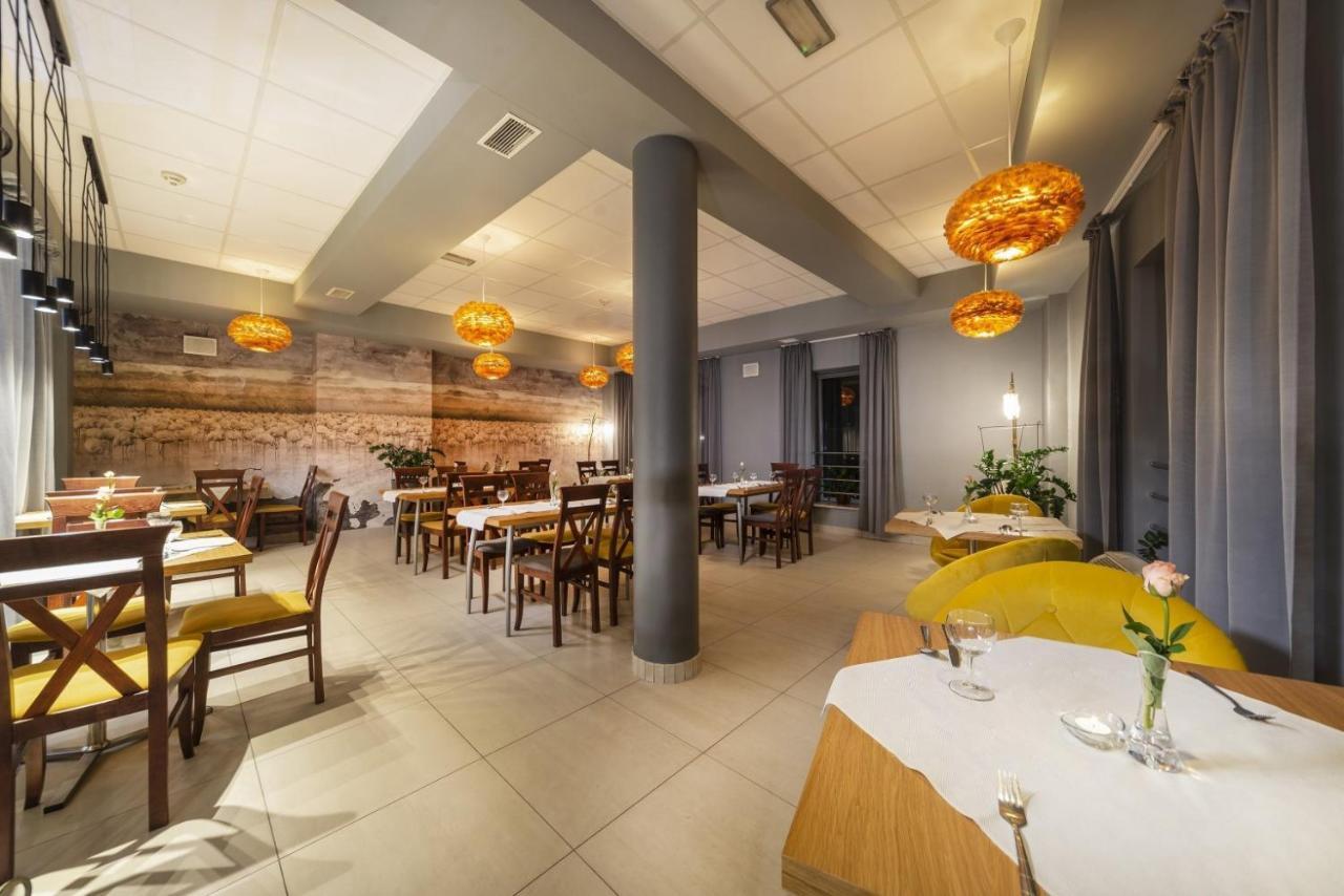 Hotel Dal Kielce Eksteriør billede