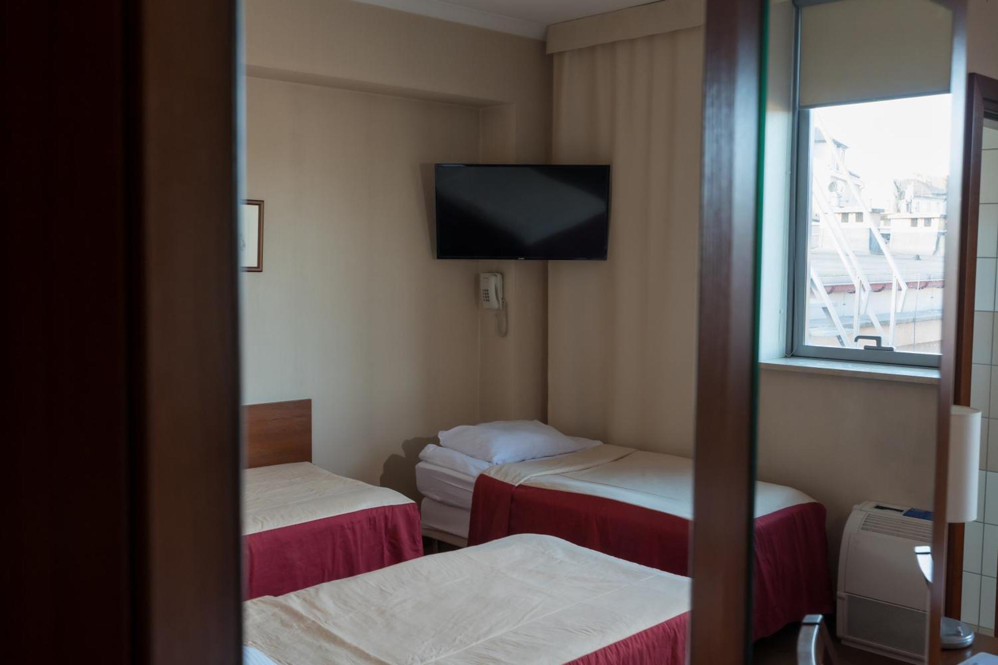 Hotel Dal Kielce Eksteriør billede
